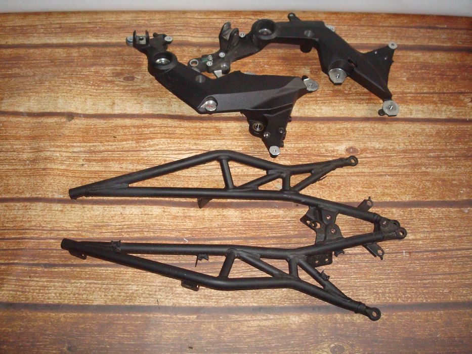 Ducati Multistrada 1200 14r stelaż tył rama chłodnica felga części