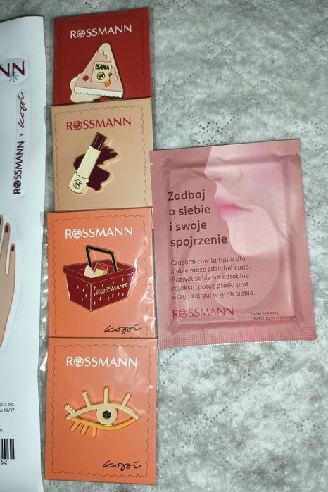 Zestaw Rossmann: naklejki, piny, płatki