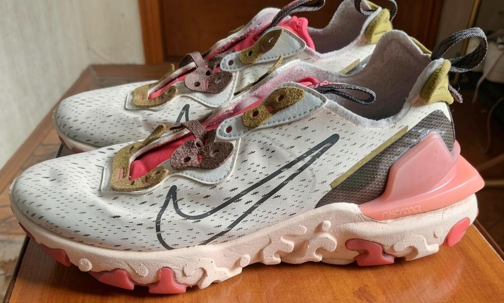 Кросівки Nike React Vision