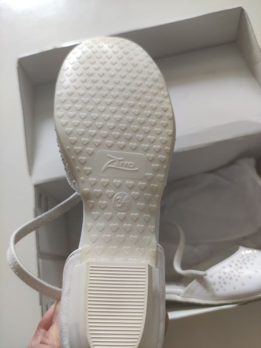 Białe eleganckie  buty do sukienki 34 nowe  zarro skóra