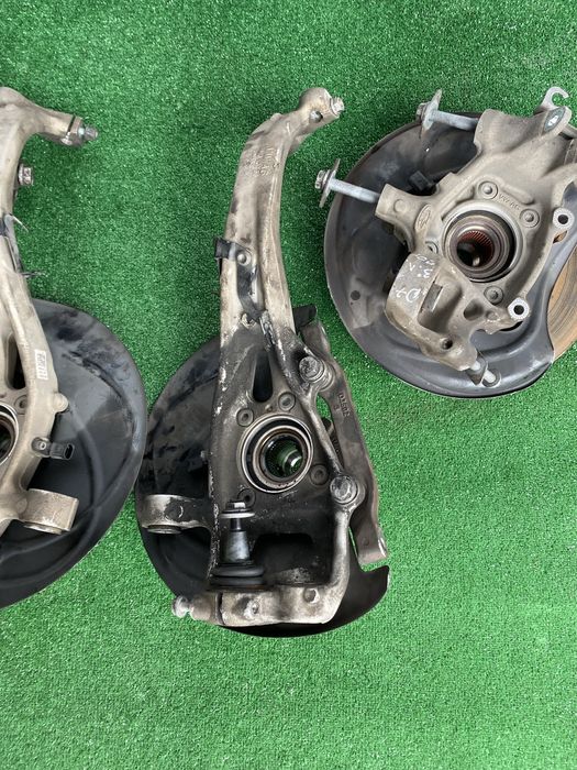 Audi q7 4m цапфа кулак передьня задьня ліва права