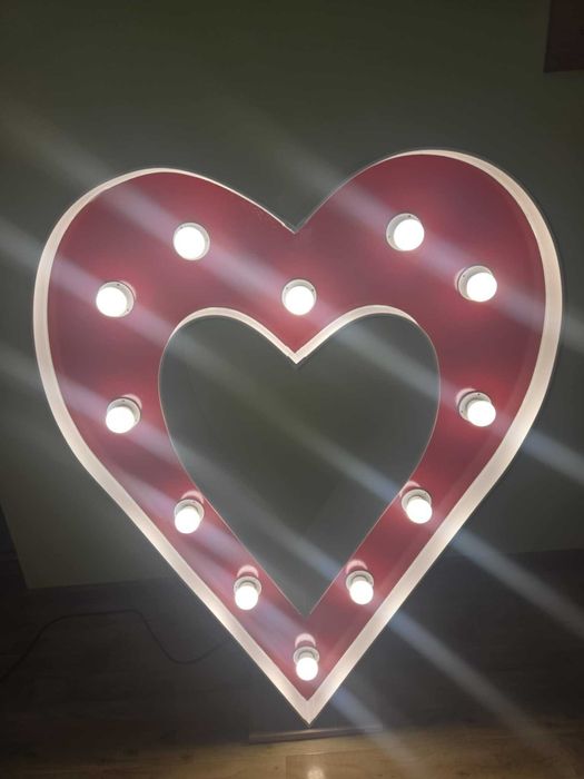 Fotolustro 65"/ napisy neonowe/ duży napis MIŁOŚĆ, 18/ ciężki dym