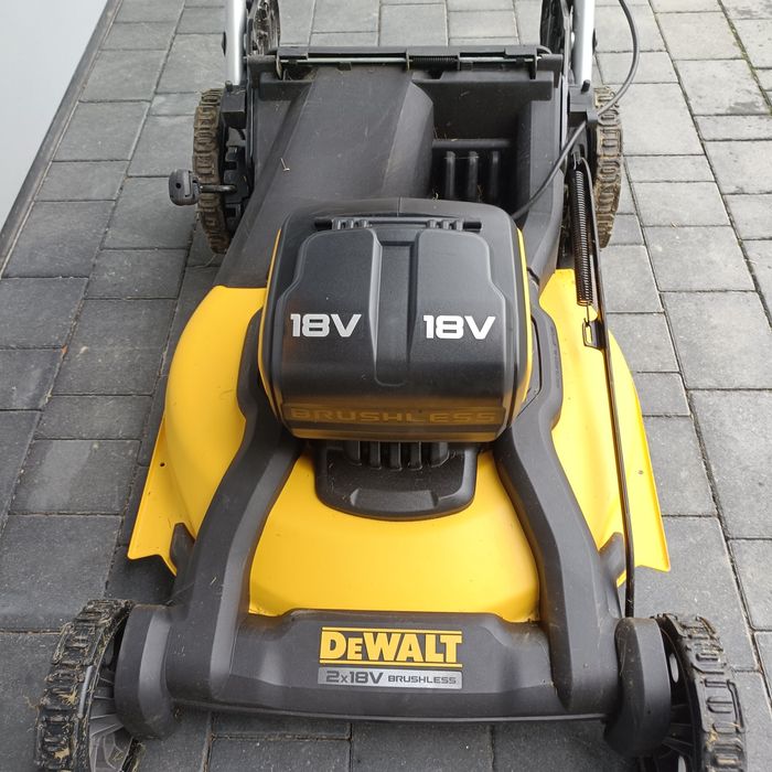 Kosiarka akumulatorowa Dewalt DCMWSP156