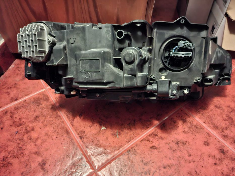 Farol Volvo S V90 Lado esquerdo MIDLD LED DFA