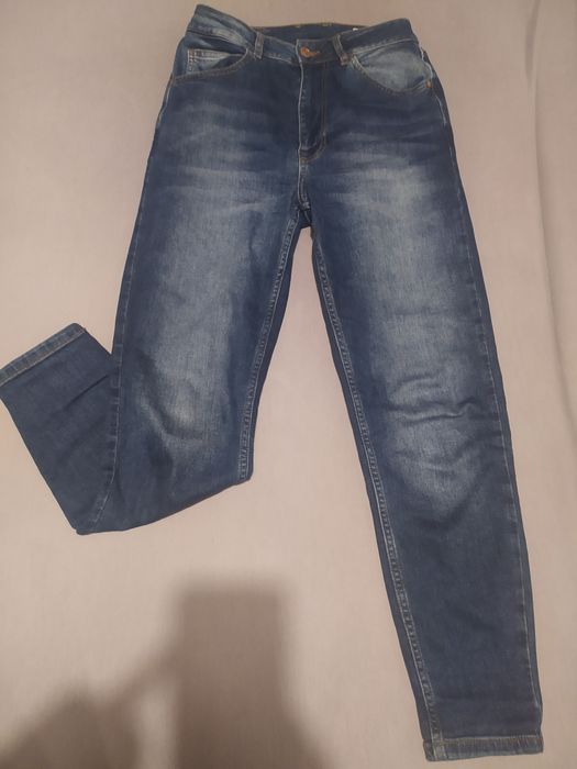 Jeansy damskie: cross jeans.