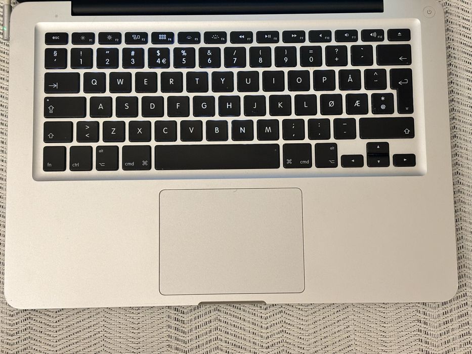 Macbook pro 13 unibody early 2011 i5 4gb 500hdd