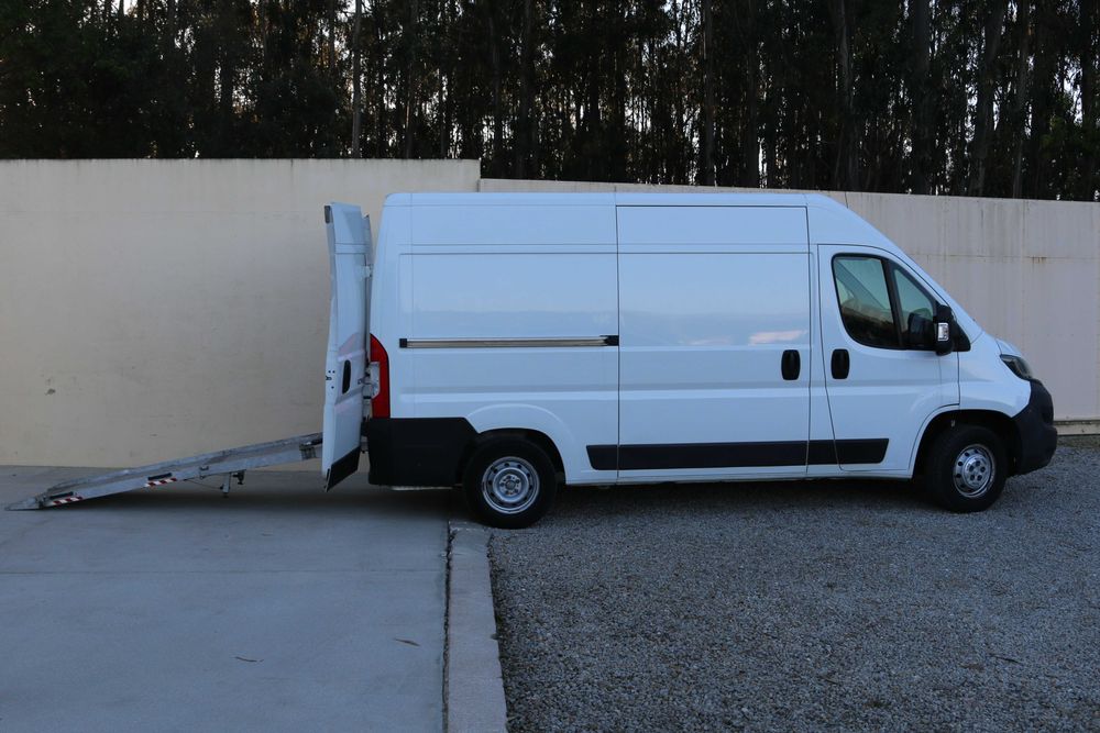 Peugeot Boxer 2019 L2H2 com Rampa
