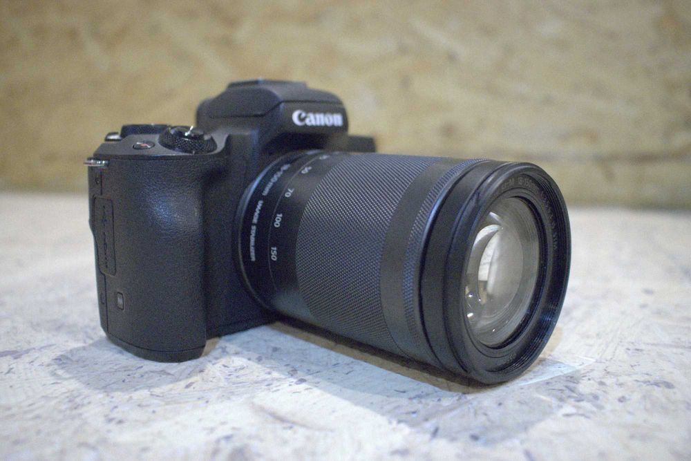 Canon M50, com lente 18-150mm
