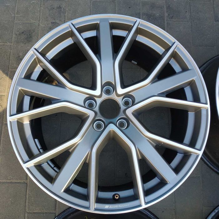 Диски R19 8.5J ET40 оригінал AUDI Sport Ауді A4 S4 B9 8W0