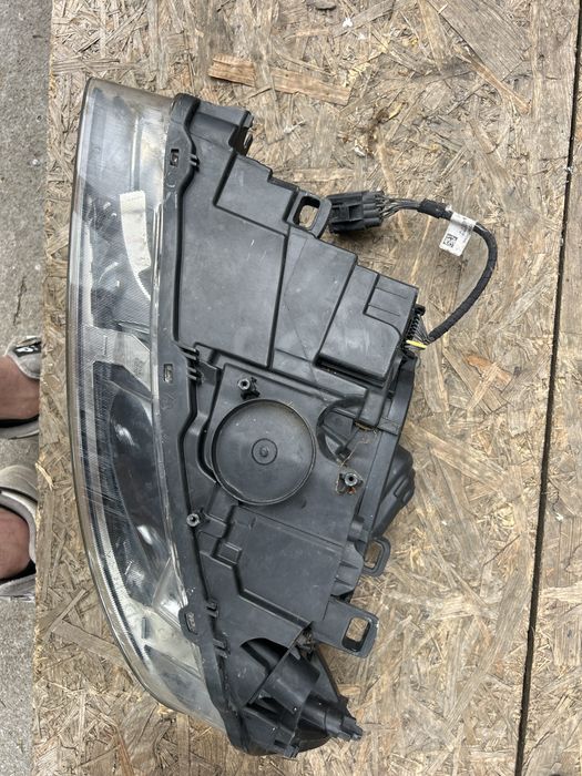 Lampa Przednia VOLVO CX60 Prawa