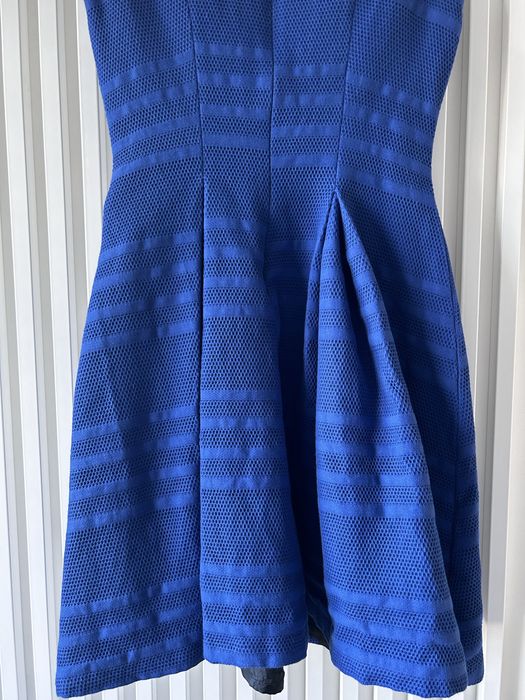 Zara elegancka sukienka naszyjnik