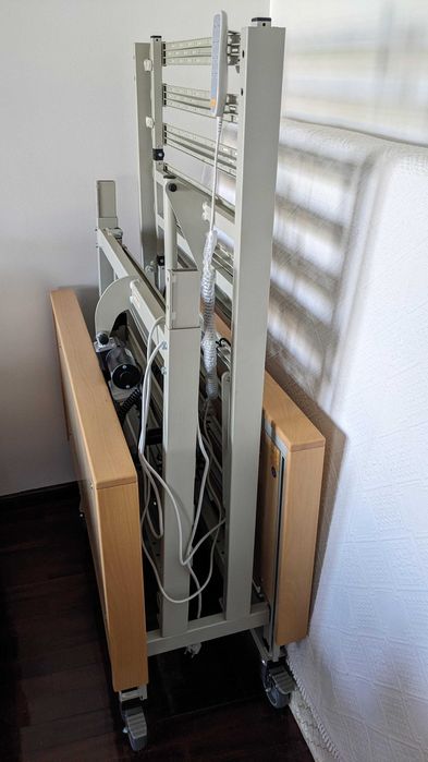 Cama Elétrica Articulada Orthos Triumph - Repartida e Colchão Hidrogel