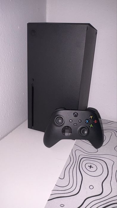 Xbox Series X 1TB como nova + comando novo | troco por ps5 pro ou pc