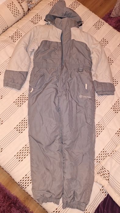 Fatos botas e luvas para neve