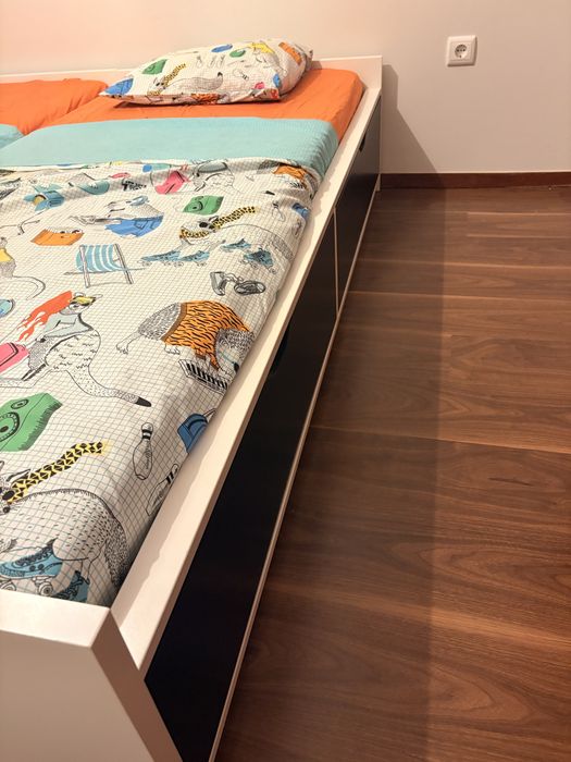 Cama inividual Ikea com colchão