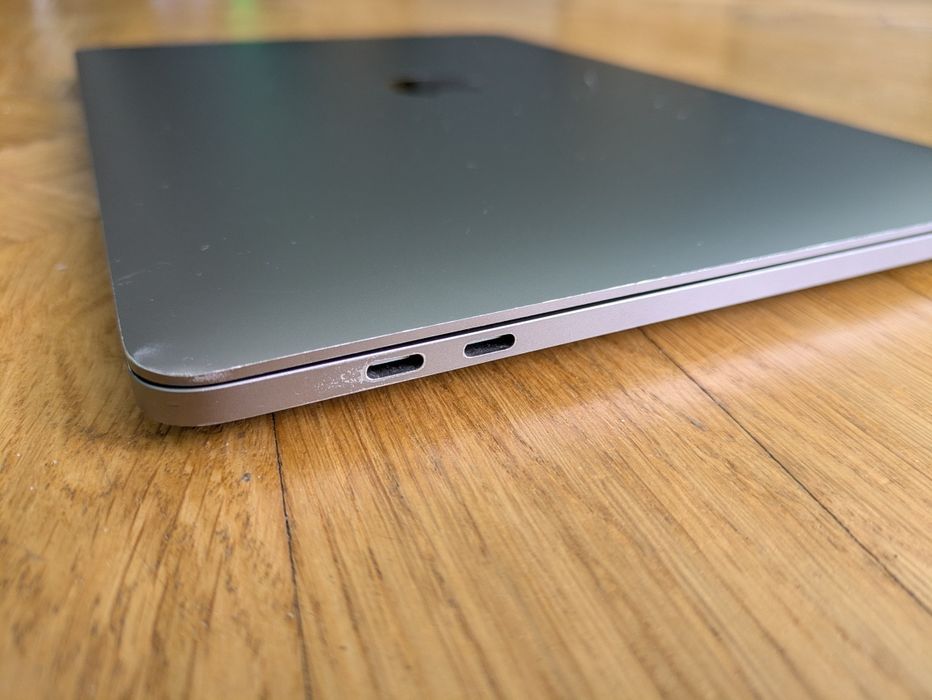 MacBook Pro M1, 2022, 13", 8/512 ГБ.