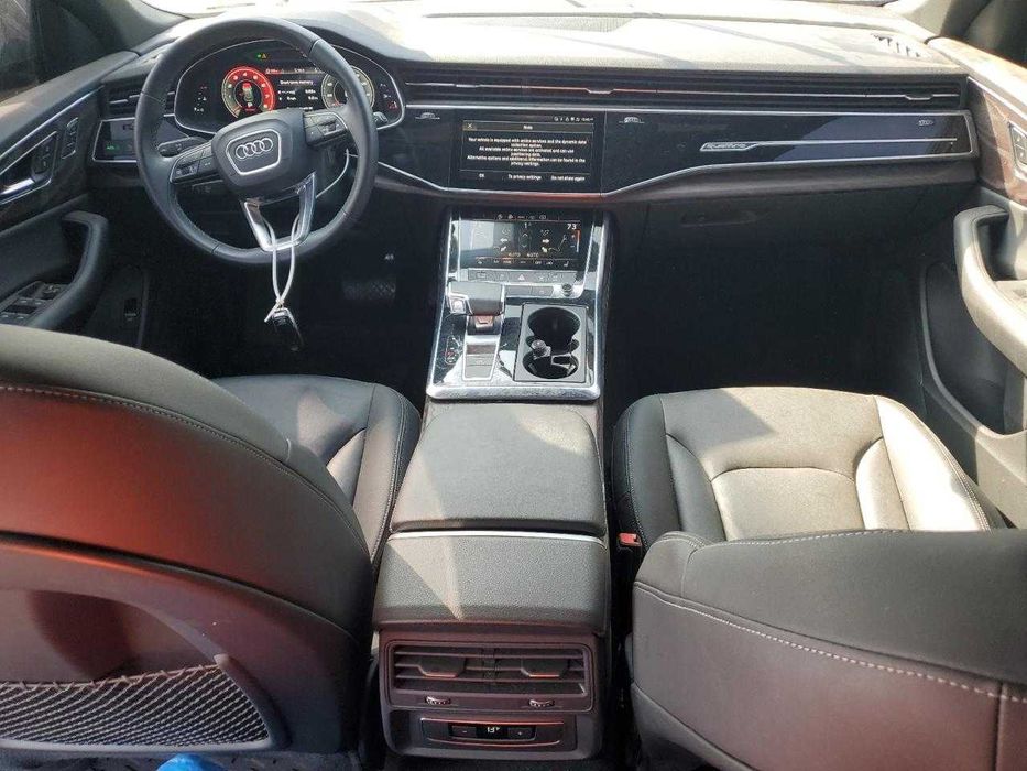 2021 AUDI Q8 Prestige Пневмопідвіска, Максимальна комплектація