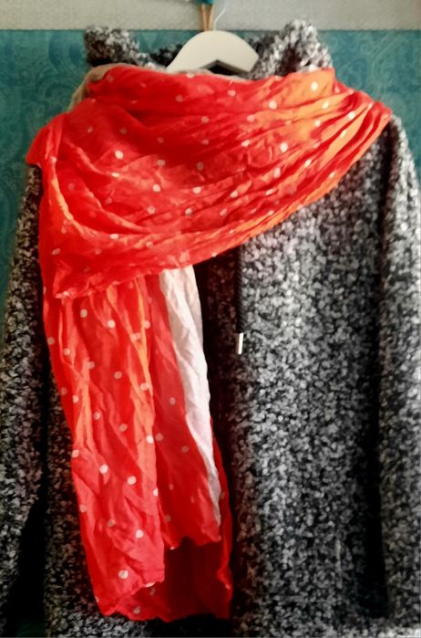 Dwukolorowy szal w groszki 100x160