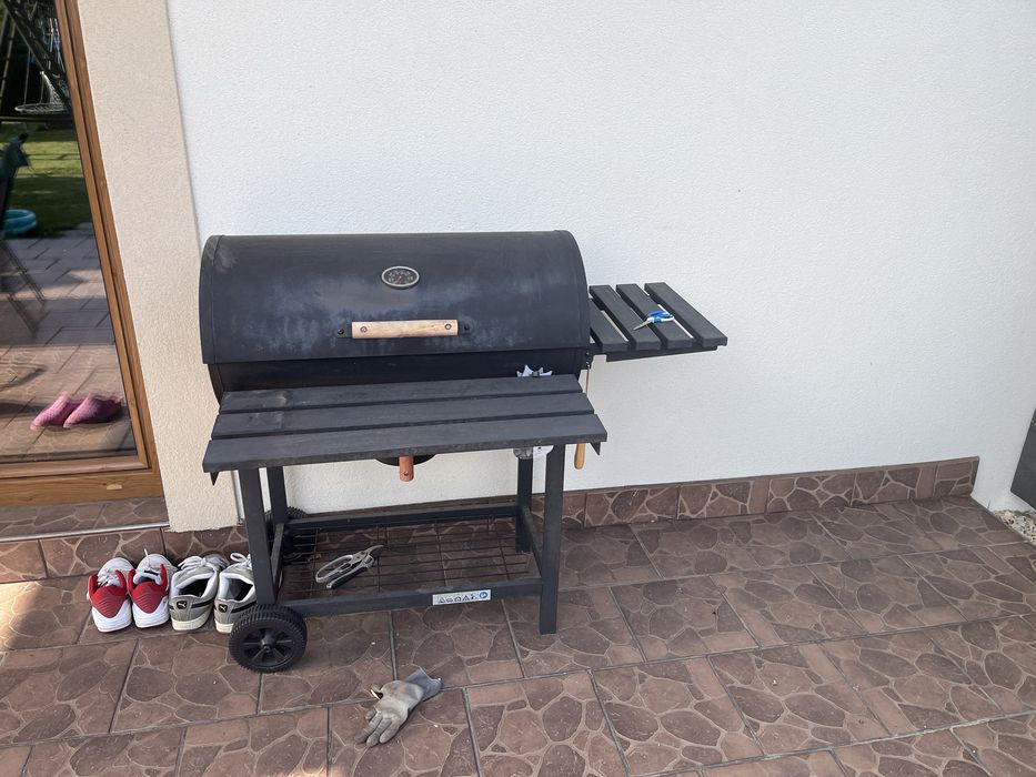 Porzadny duzy nowy grill