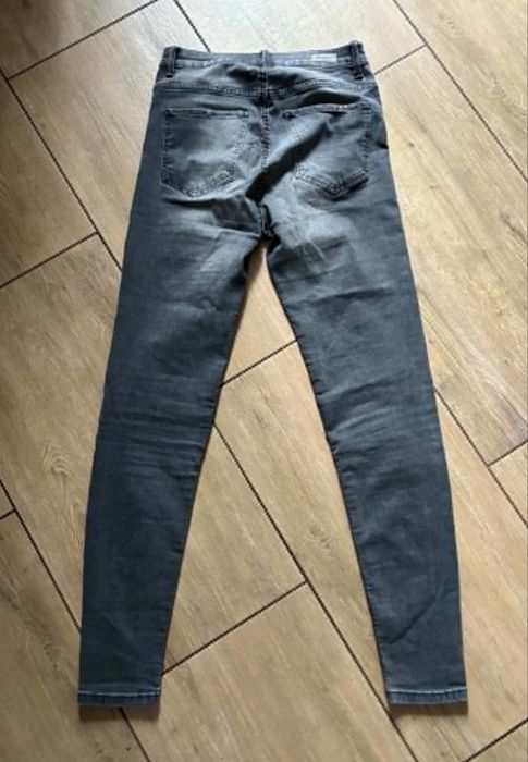 Szare jeansy rurki Bershka Skinny High Waist | Wysoki stan | 36 / S