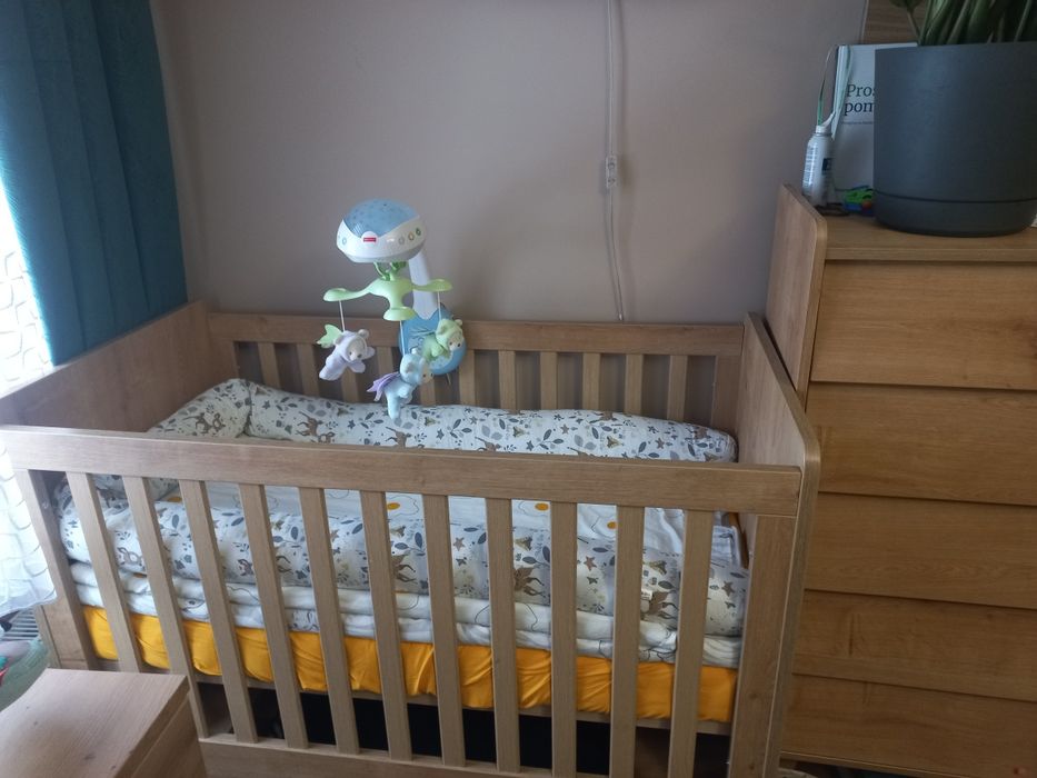 OKAZJA !!!  Łóżeczko i komoda firma vox