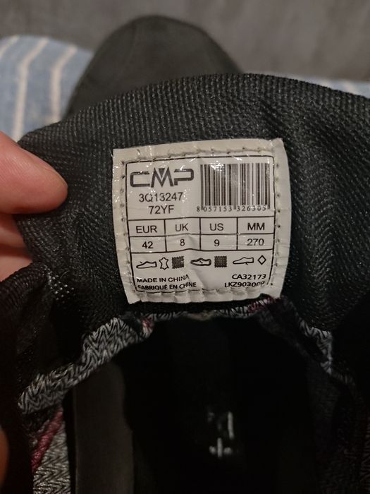 Продам кросівки CMP в ідеальному стані.