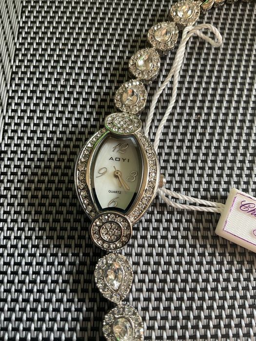 Zegarek damski AOYI Quartz - nowy