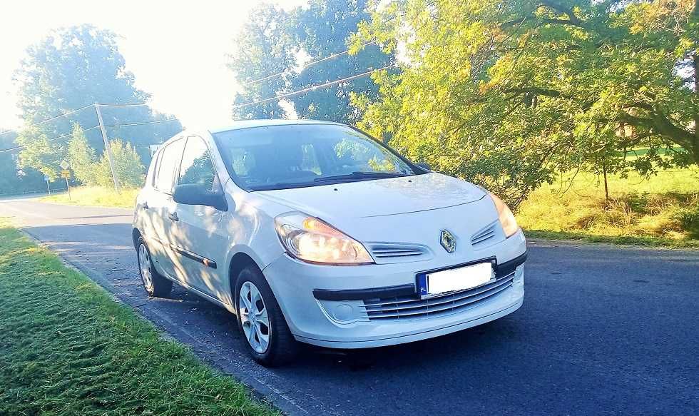 Renault   CLIO    benz .1.2     ekonomiczny