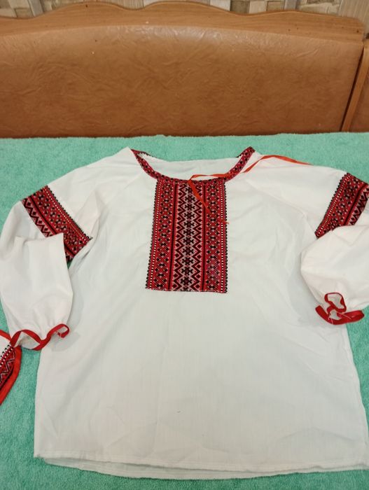 Вишиванка з жилеткою