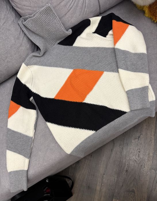 Светр (кофта) сірий з кольоровими вставками