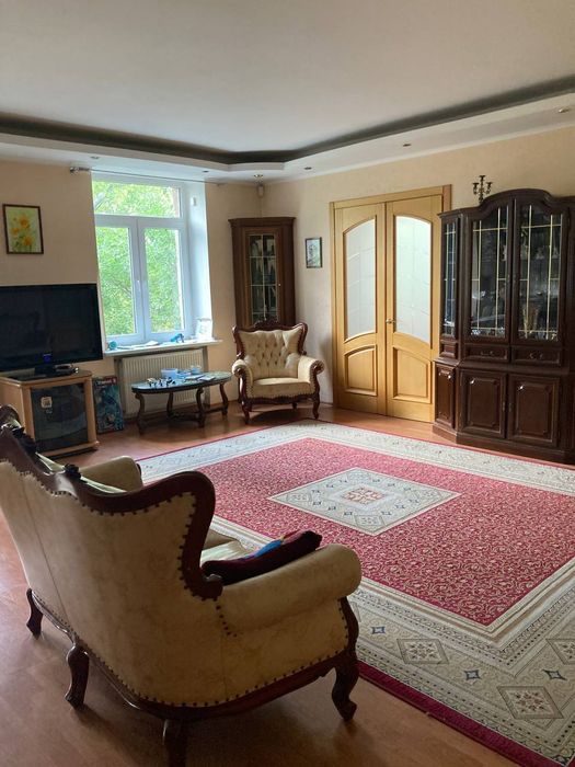 Продаж 4-к квартири вул.Набережна