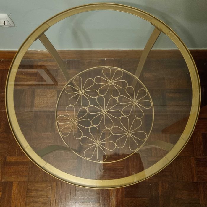 Mesa de Apoio Dourada