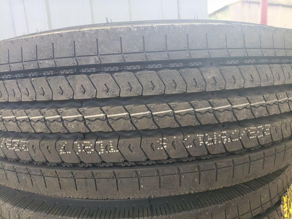 Продам резину 235/75/17.5