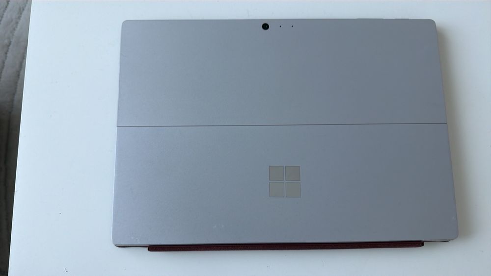 Планшет Microsoft 1796 на 256 GB