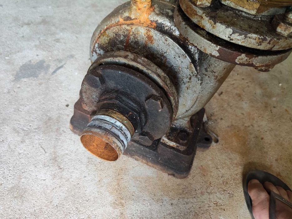 Motor trifásico com bomba de 2 polegadas