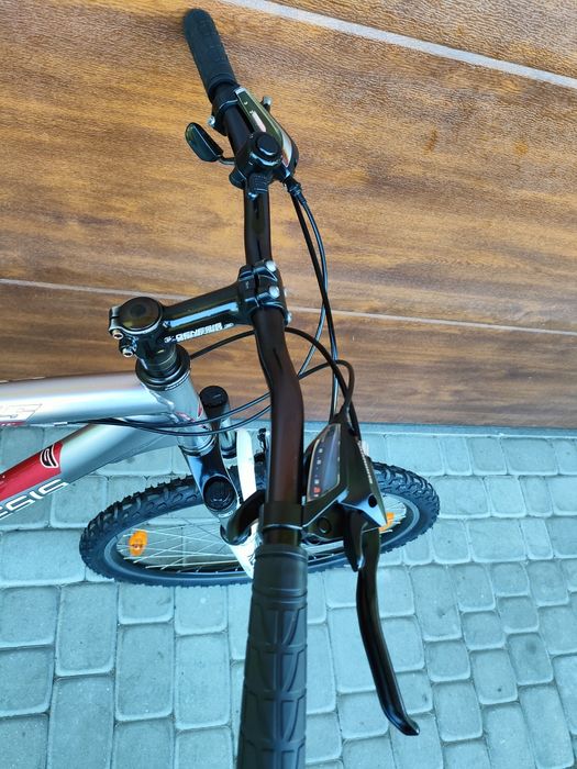Rower górski firmy GENESIS koła 26 rama aluminiowa.