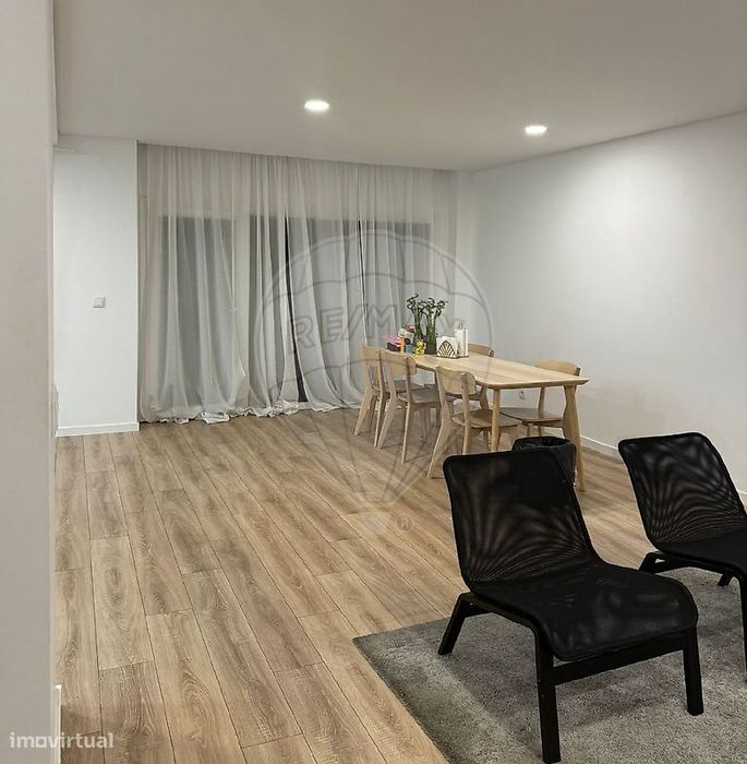 Moradia T4 para arrendamento