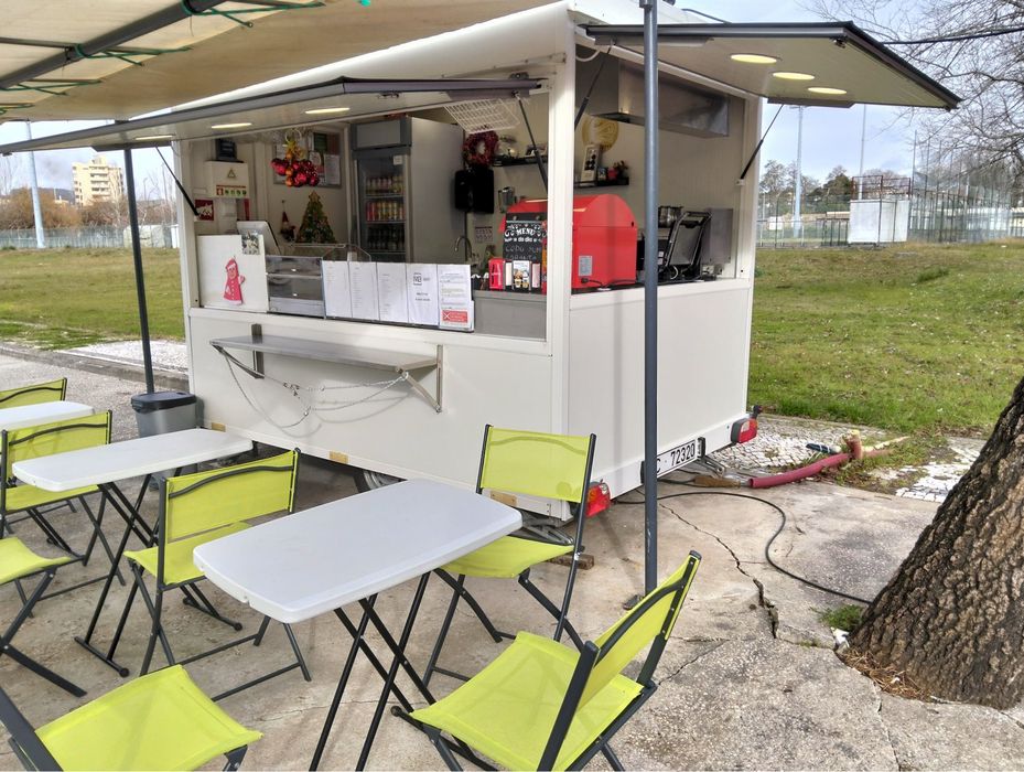 Roulote totalmente equipada - negócio pronto