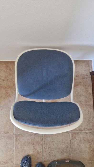 Cadeira de Quarto - Azul e Branca - IKEA