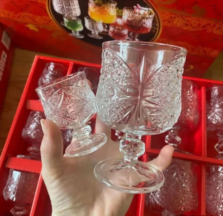 Набір тарілок,салатників,кришталь,кераміка,посуд