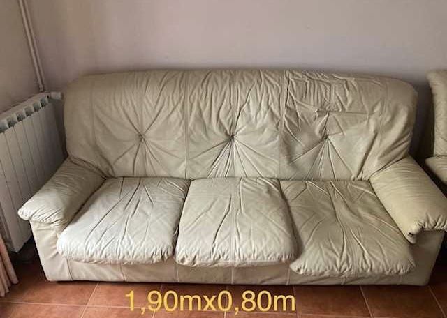Sofa em pele 3 lugares muito confortaveL