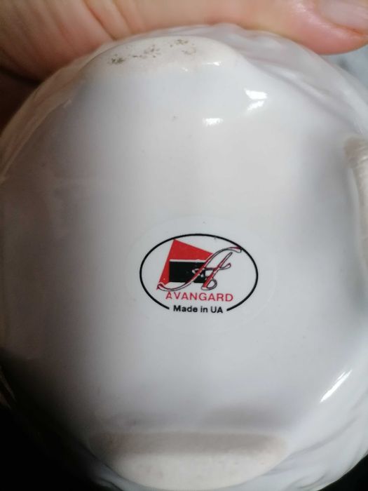 Nowe miseczki, porcelanowe, sygnowane.