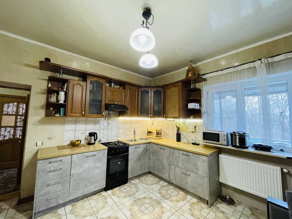 продаж будинку Кам,янка Бузька ЛЬвівська!