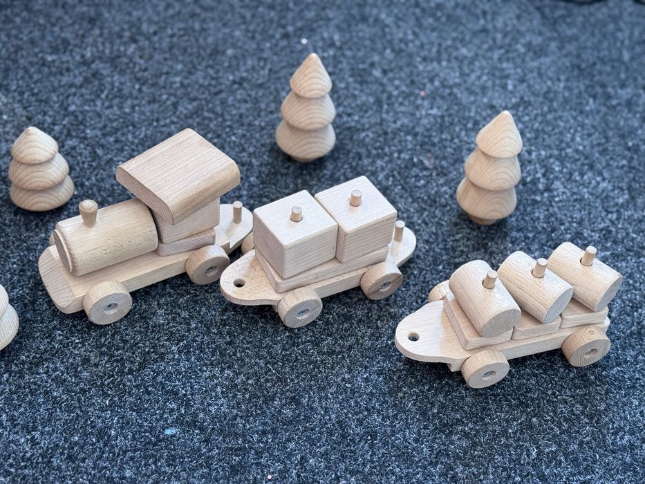 Потяг іграшковий з дерева