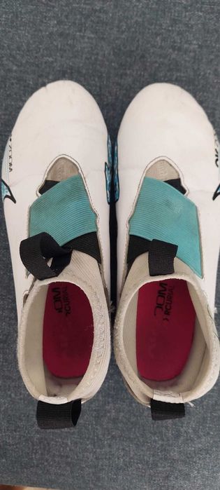 Chuteira Nikecurial Zomm