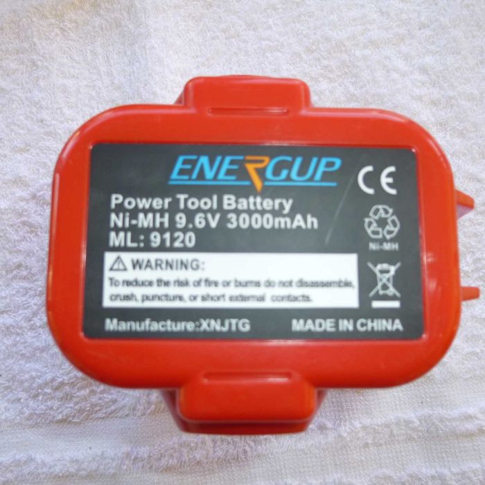 Aparafusadora/Barbequim MAKITA 6222 D com bateria NOVA! Em muito bom estado.