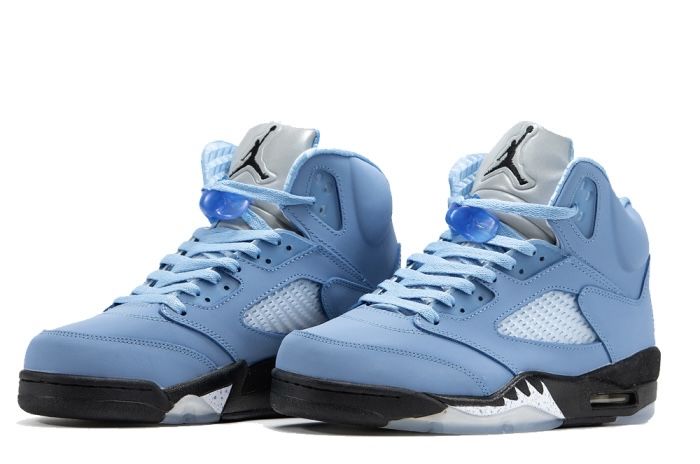 Чоловічи кросівки Jordan 5 Retro UNC university blue в наявності