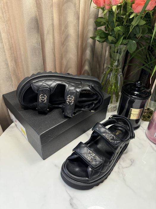 Sandały Chanel black leather