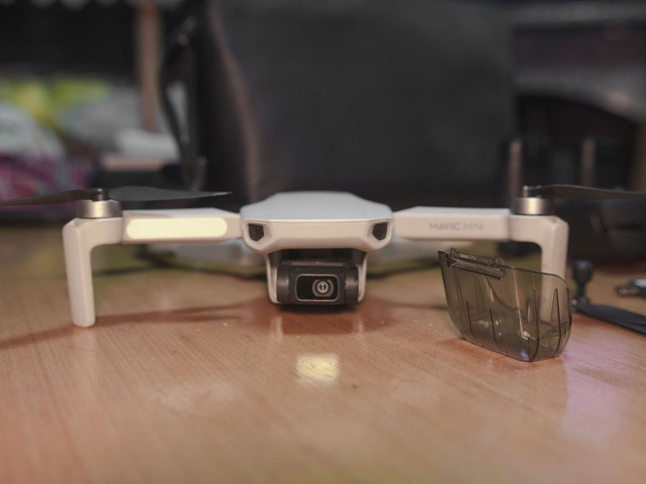 Drone DJI Mini com 2 baterias, mala e acessórios