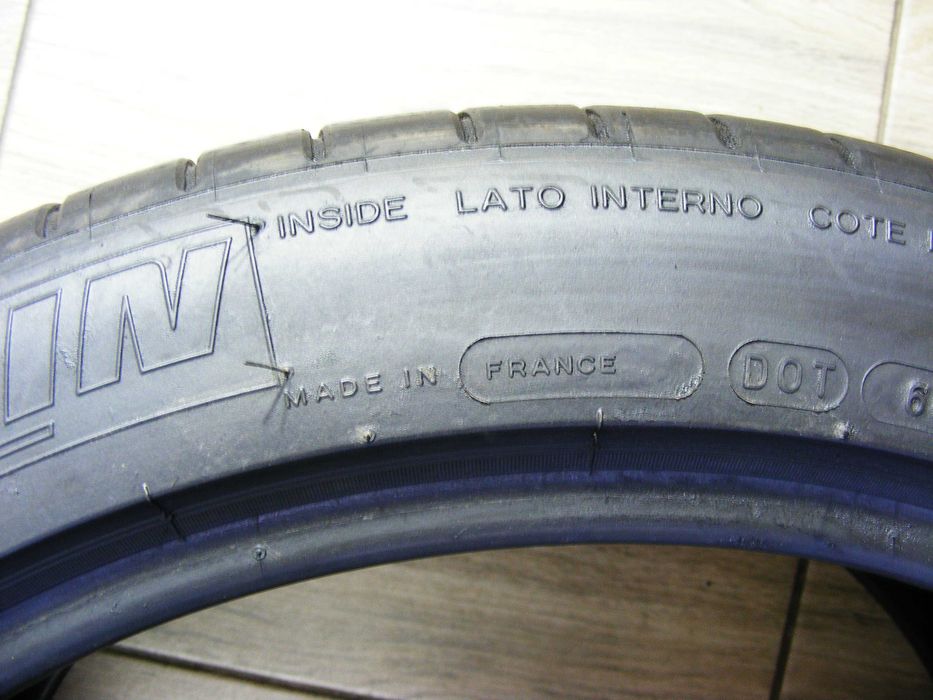 Літня гума 295/35/19 -2 шт.Michelin Pilot Super Sport.